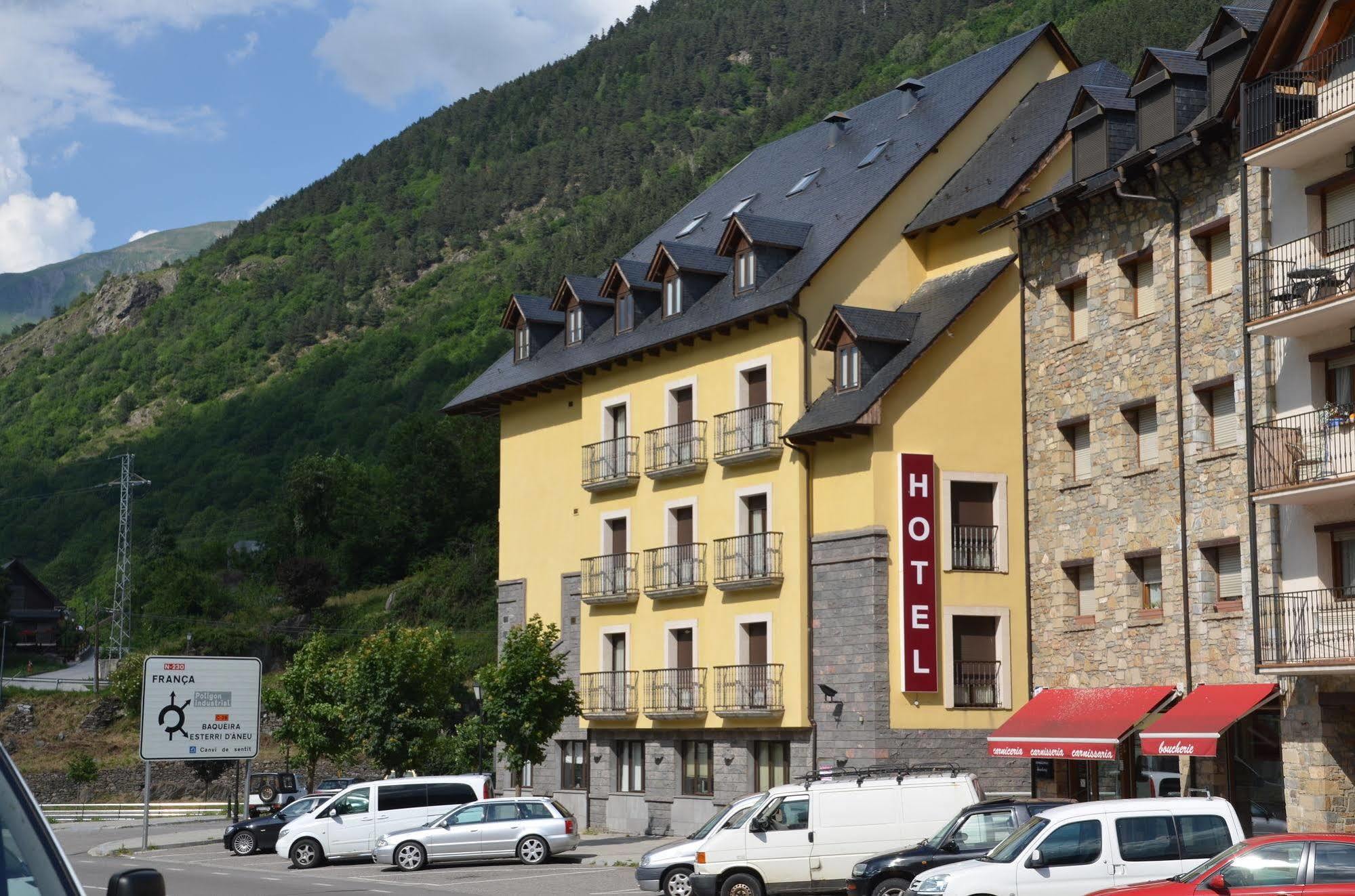 Hotel Spa Acevi Val D'Aran Vielha Exteriör bild